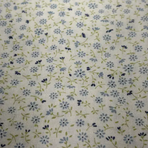 Tela florecitas azules