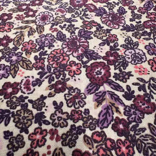 Tela flores moradas